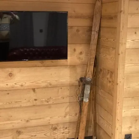 In New With Private Garden Appartement Megève