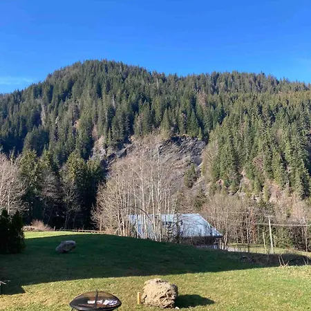 In New With Private Garden Megève